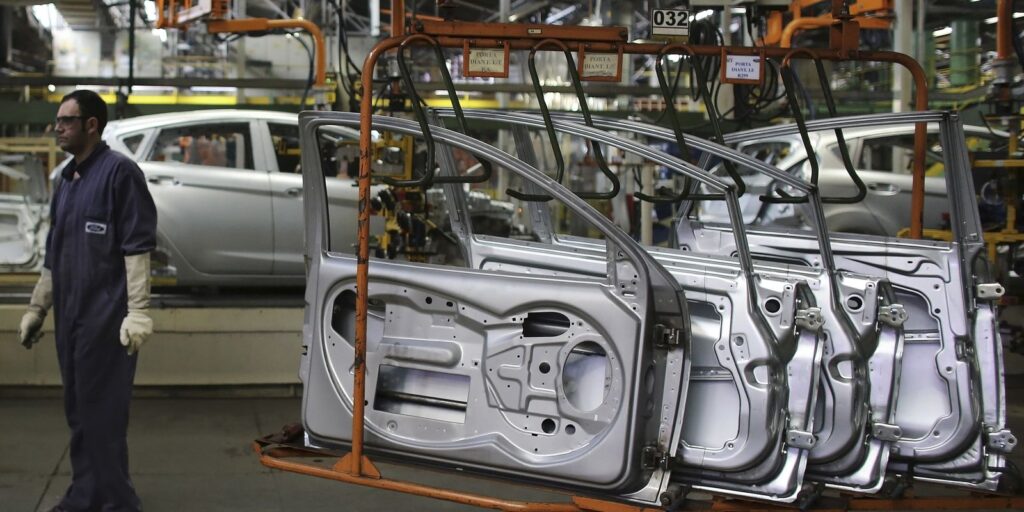 Produção Industrial Brasileira: Crescimento de 0,1% em março e 3,1% em 2026 2 industria automobilisticaautomovel fabrica Produção Industrial Brasileira: Crescimento de 0,1% em março e 3,1% em 2026