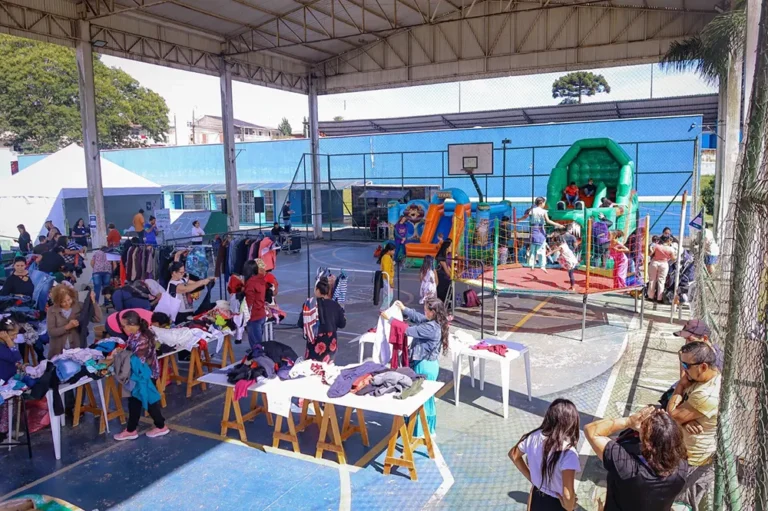 Público compareceu à Praça CEU do Jardim Menino Deus para acessar serviços de cidadania e lazer durante lançamento de campanhas