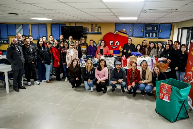 A mobilização envolveu servidores das secretarias de Administração, de Governo e da Procuradoria-Geral do Município e contou com a presença da prefeita Rosa Maria, da secretária Ana Paula Cordeiro e do vice-prefeito Marcinho