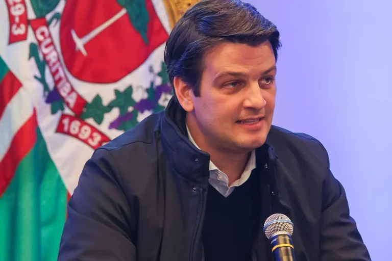 Prefeito Eduardo Pimentel discutiu diretrizes administrativas com o secretariado em reunião realizada no Palácio Solar 29 de Março