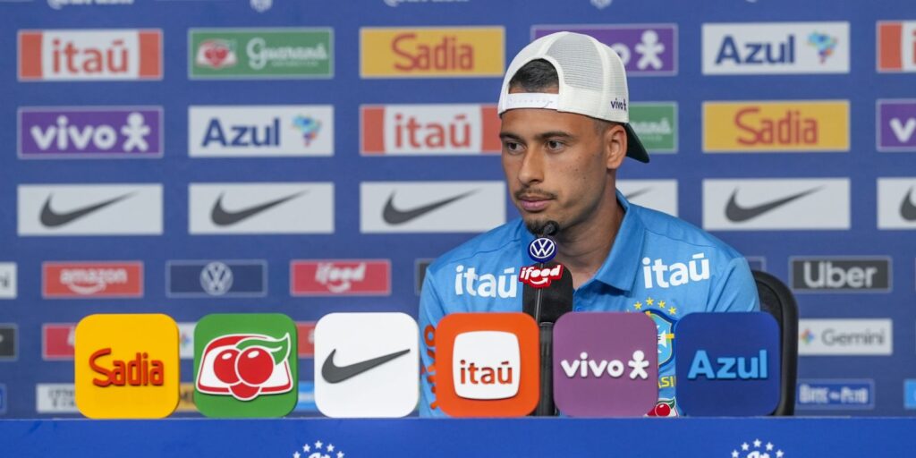 Martinelli se coloca à disposição para substituir Raphinha 1 coletiva martinelli5 Martinelli se coloca à disposição para substituir Raphinha