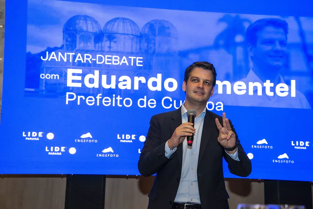 Eduardo Pimentel debate futuro de Curitiba com o Lide Paraná 3 O prefeito Eduardo Pimentel proferiu palestra para empresários e executivos na recém-inaugurada Casa Paraná Business