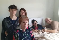Serviço de Proteção Social Especial de Alta Complexidade promove o reencontro familiar de mãe e filho após duas décadas