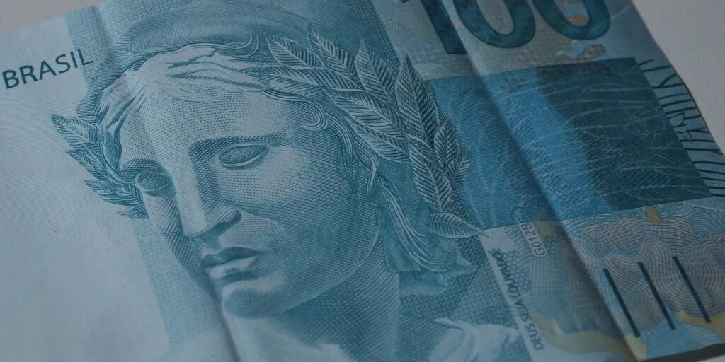 Caixa Renegocia R$ 5,5 bilhões em dívidas Pelo Desenrola 4 notas real 50 2 de 1 Caixa Renegocia R$ 5,5 bilhões em dívidas Pelo Desenrola