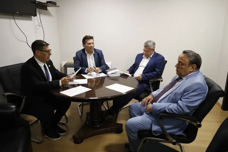 Deputados avaliam relatórios e debatem propostas durante a segunda reunião ordinária de 2026