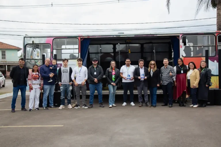 Para o prefeito Marcus Tesserolli, o Marquinhos, que esteve presente ao evento, os dez anos da Regional representam uma conquista que reflete o compromisso da gestão em aproximar o poder público dos cidadãos