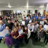 Famílias da Vila União II recebem títulos de propriedade em Pinhais