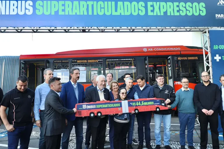 Governador em exercício Darci Piana fez a entrega dos novos veículos superarticulados que reforçam o transporte coletivo metropolitano