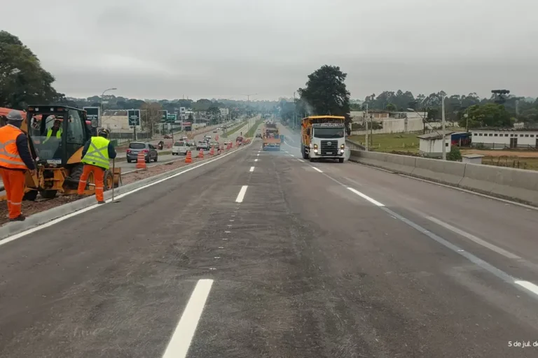 Equipes da Superintendência de Trânsito realizaram a pintura da sinalização horizontal das novas pistas