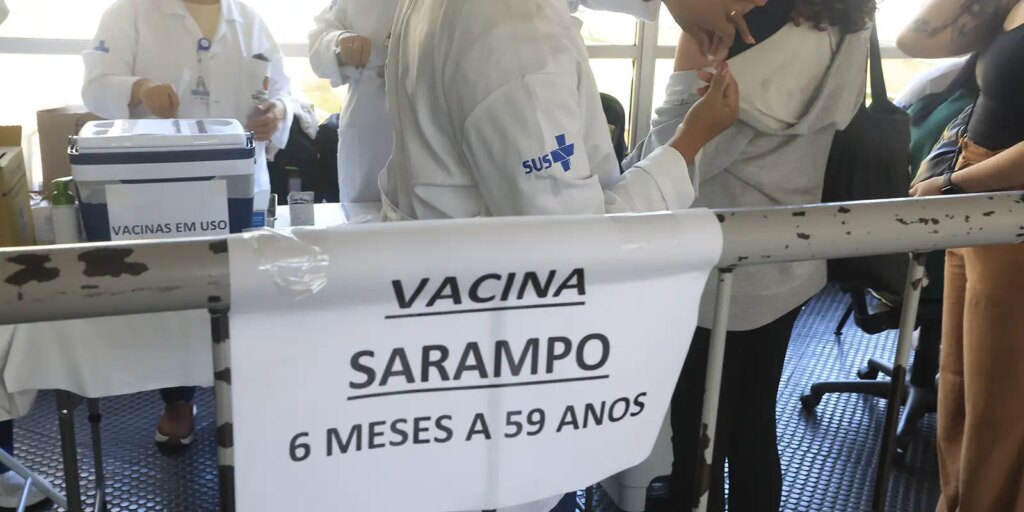 int1161 São Paulo: Campanha de Vacinação contra o sarampo