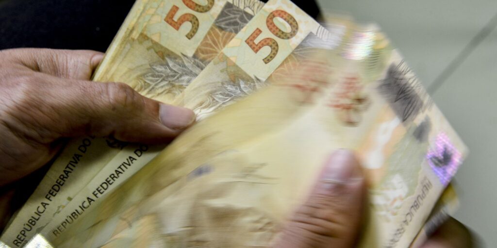 real moeda dinheiro mcajr 2904223671 Desenrola Brasil: Última Chance para Renegociar dívidas