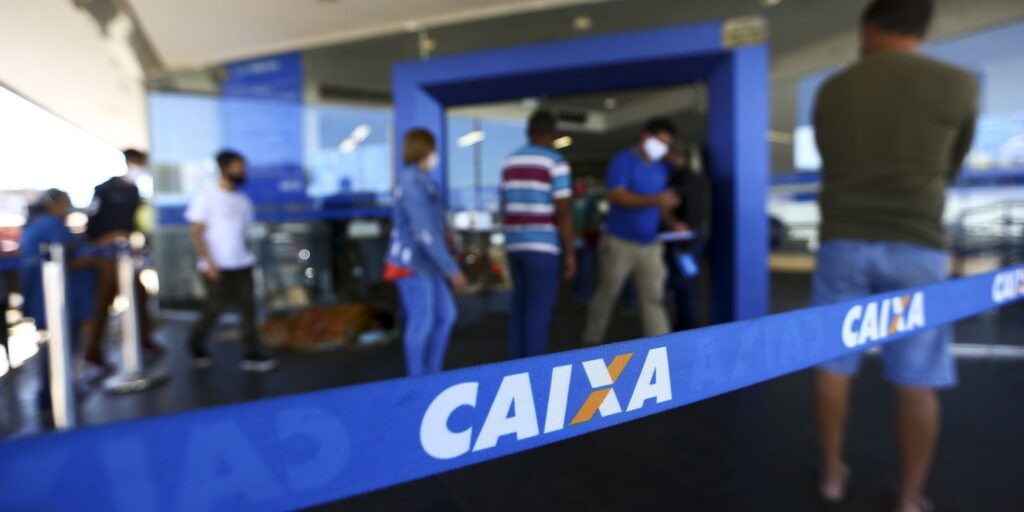 Bolsa Família setembro: Calendário, valores e adicionais 2 05 08 2020 fila agencia caixa Bolsa Família setembro: Calendário, valores e adicionais