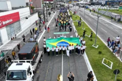 Cortejo cívico reuniu autoridades e milhares de moradores no Centro de Pinhais no dia 29 de agosto