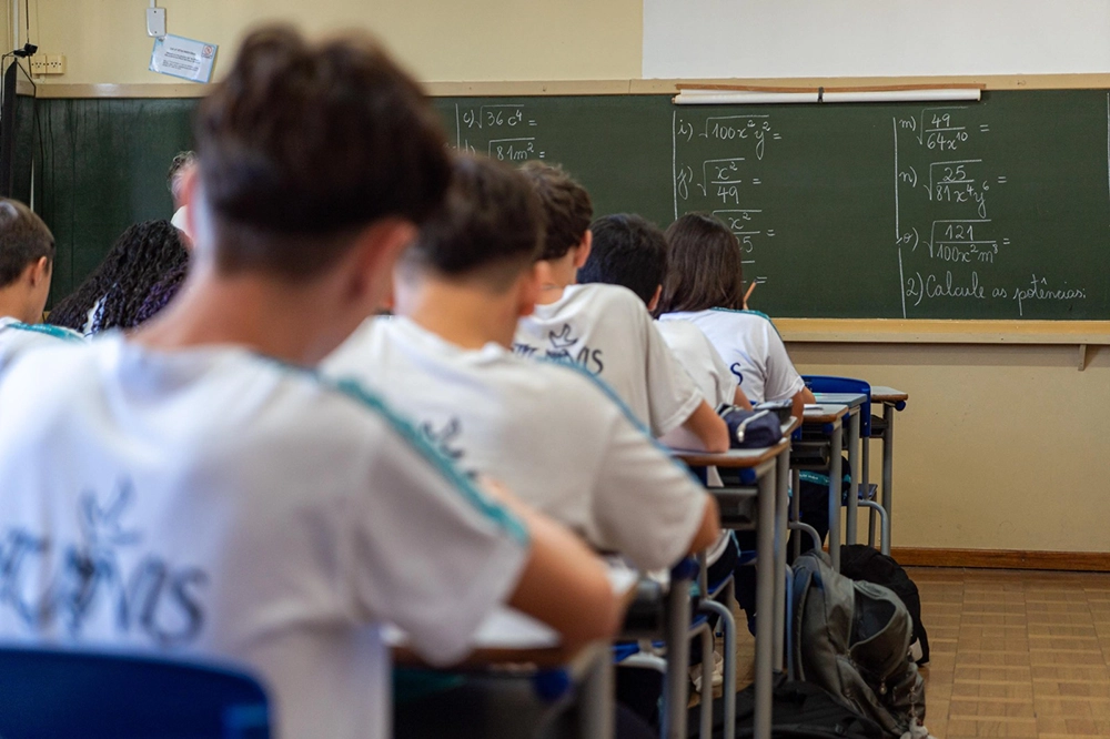 atraso escolar Paraná lidera país com menor atraso escolar no Ensino Médio