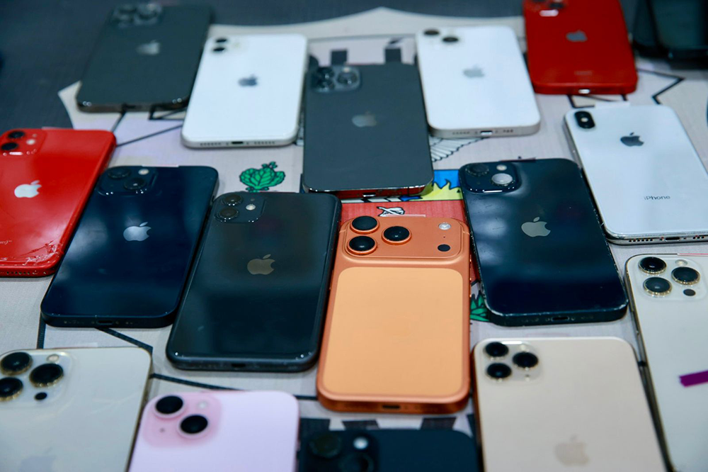 Polícia Civil orienta como reaver celulares recuperados pela Guarda Municipal 9 Aparelhos celulares recuperados durante a Ação Integrada Cabo Seguro passam por catalogação e conferência de IMEI na delegacia