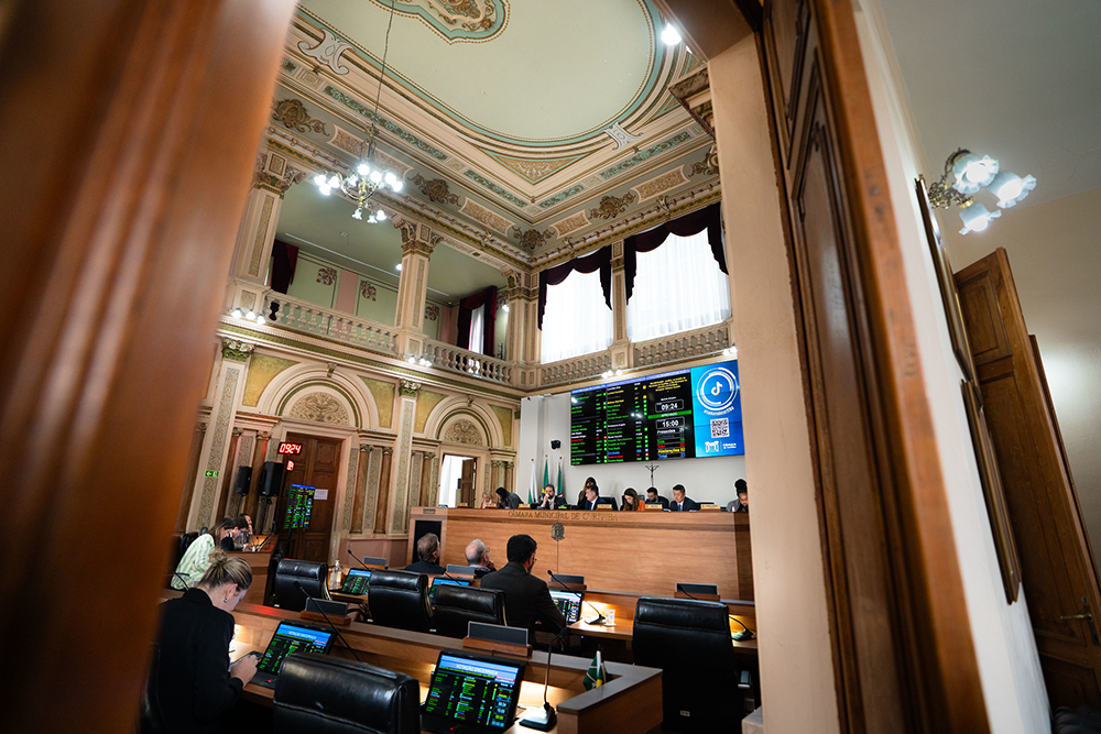 Vereadores aprovam aporte de R$ 13 milhões para a Cohab-CT 3 Sessão plenária da Câmara Municipal de Curitiba aprova projeto de crédito suplementar transmitido ao vivo pela internet