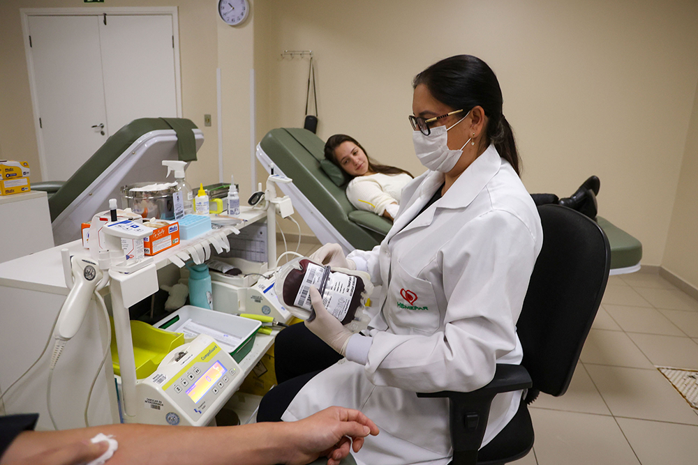 Hemepar faz apelo por doações dos tipos O positivo e O negativo 9 Coleta de sangue em unidade do Hemepar exige agendamento prévio