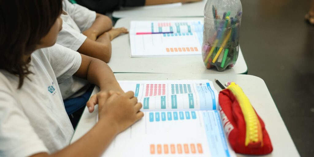 Pibid: Fortalecendo a formação Docente na educação básica 3 toms0719 Pibid: Fortalecendo a formação Docente na educação básica