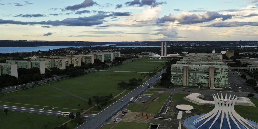 brasilia 60 anos esplanada dos ministerios 0420202390 2 Planos Econômicos: Lula e Flávio Bolsonaro em confronto